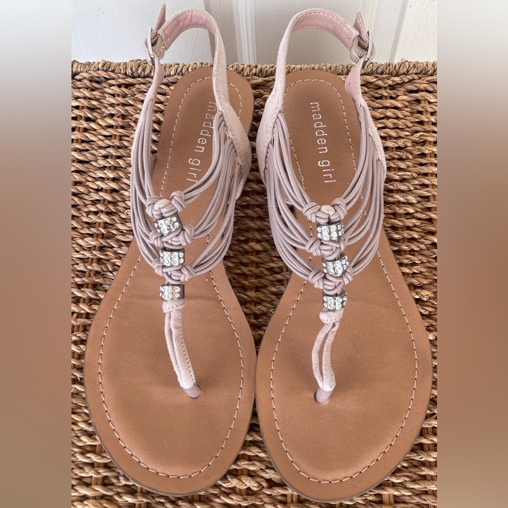 Madden Girl Tangle Thong Sandals‎ Rhinestones Blush Fab Size 7.5